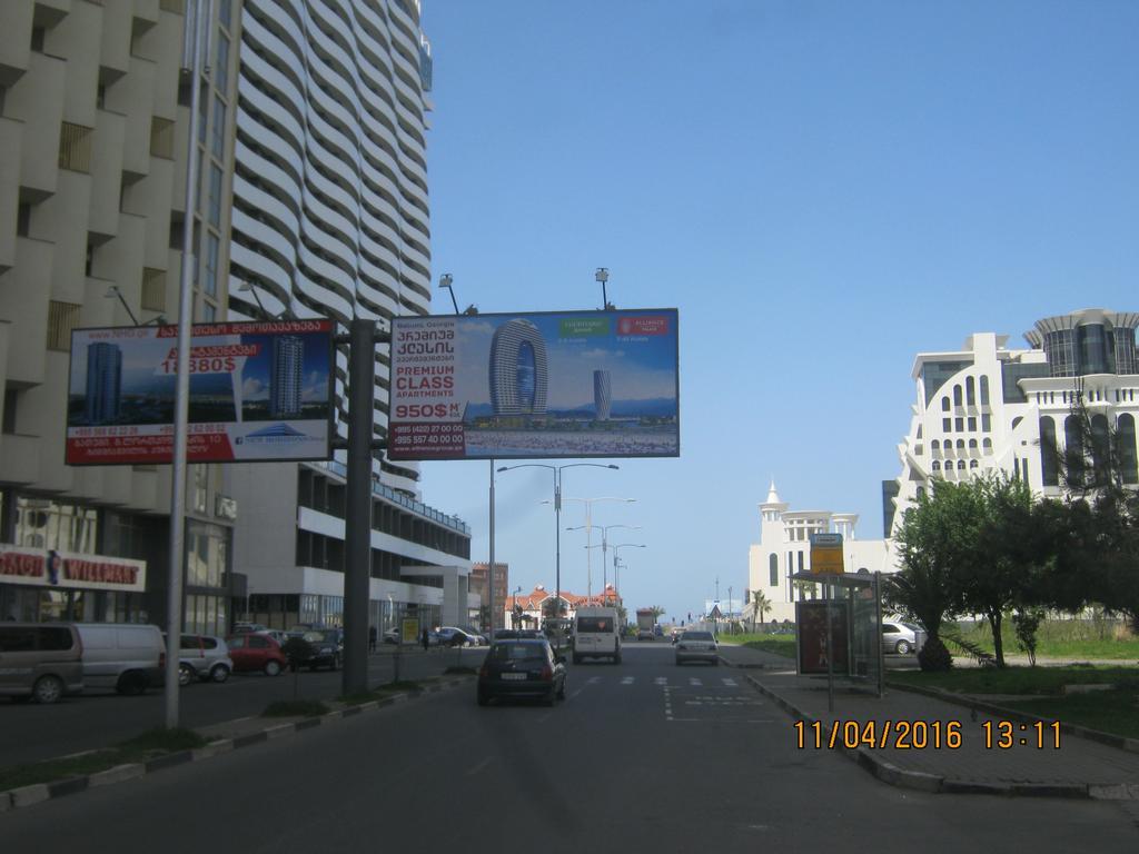 Mindia'S Apartment Batumi Exterior photo